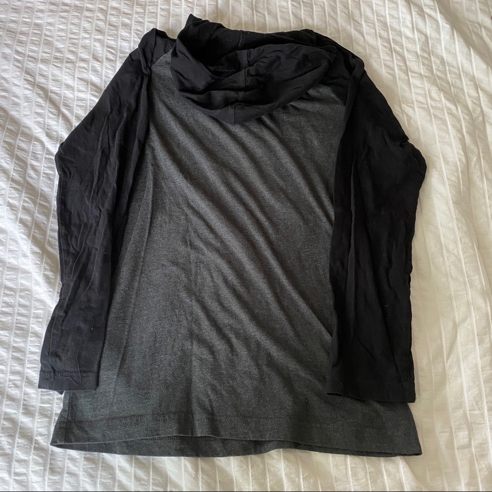 3/$15 - Bundle of 2 long sleeved hoodie t-shirts - Picture 6 of 7